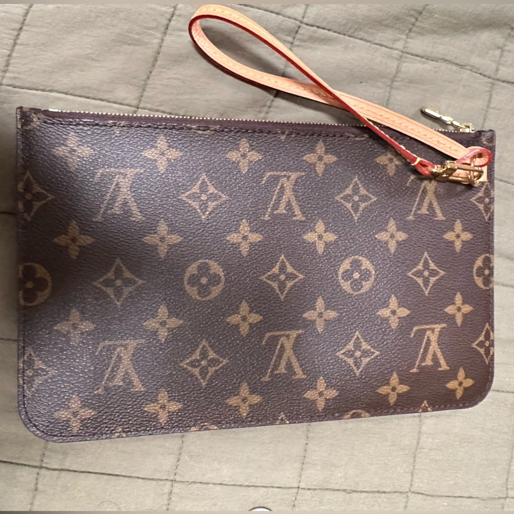 Louis Vuitton Pochette